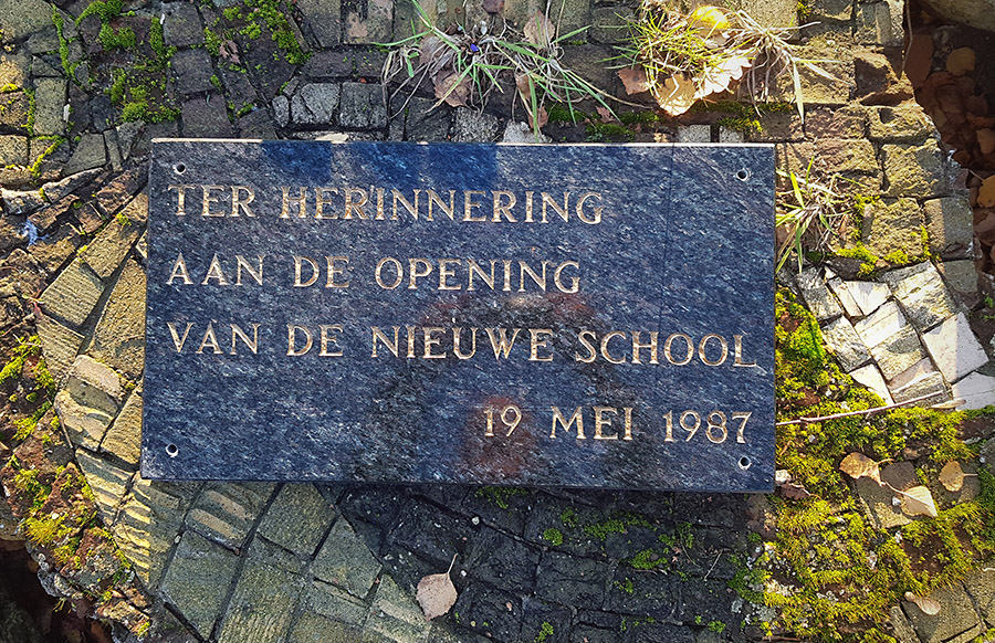 Herdenkingssteen nieuwe Christelijke Mavo Heerenveen