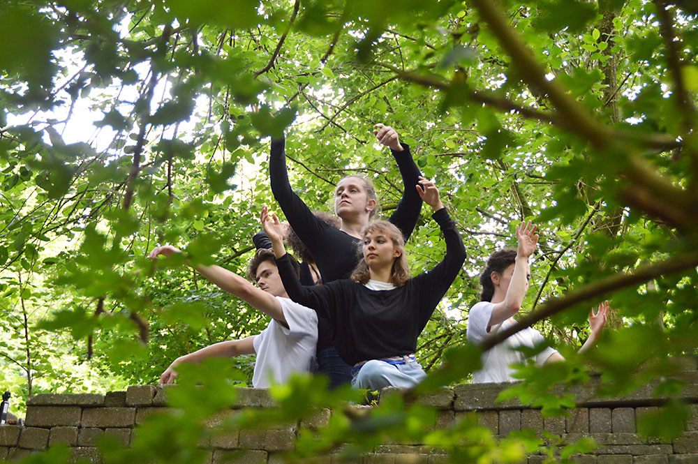 building BLocks Alexandra Pirici. Foto: Peter Wouda