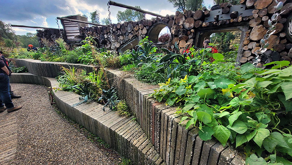 floriade expo 2022 almere gestapeld zitbankje wilde weelde