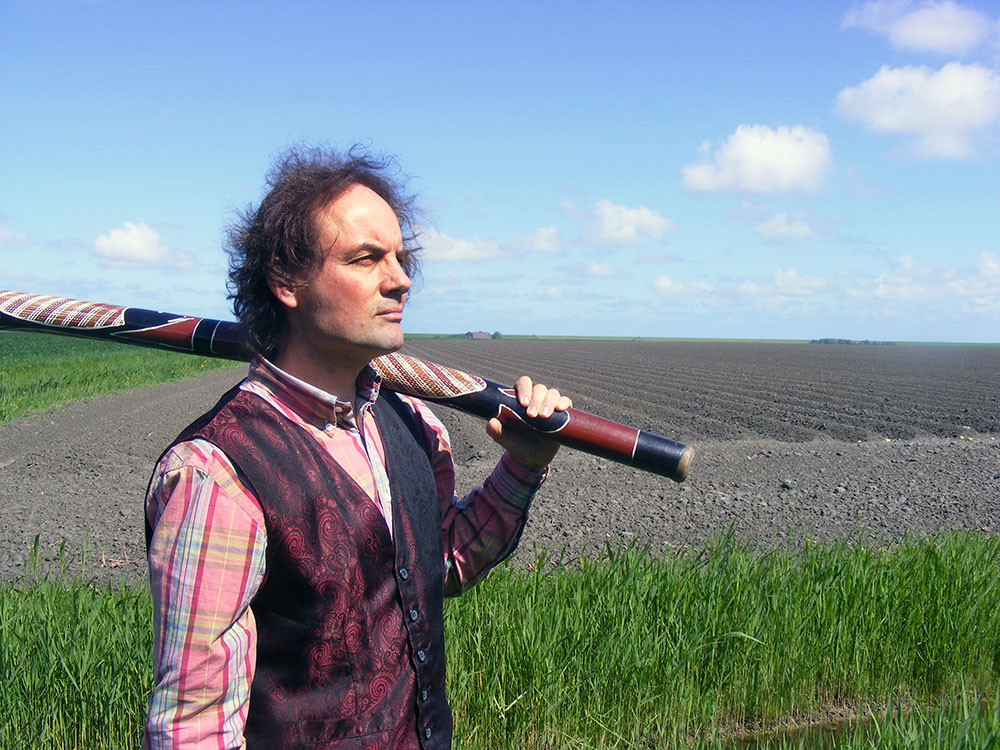 Sjoerd Bonnema treedt op in Le Roy tuin bij Open Monumentendag 2022