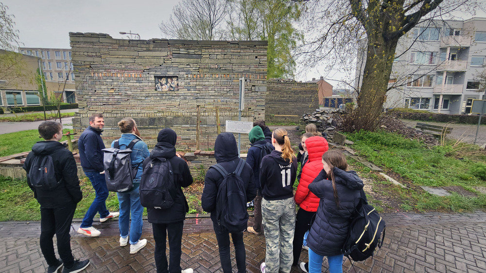 singelland college in le roy tuin 1