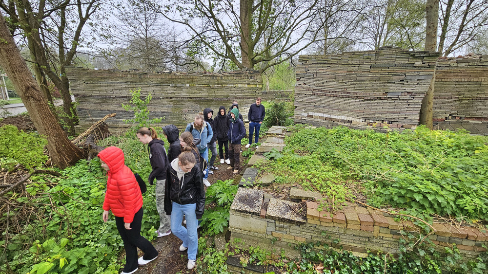 singelland college in le roy tuin 2