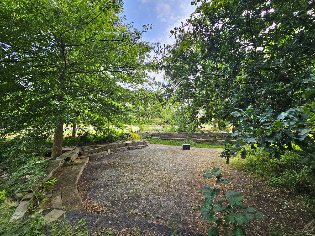 Het openlucht-theater in de Le Roy-tuin in Heerenveen